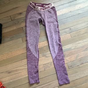 Gym shark leggings